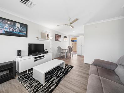 32/15 Mereworth Way, Marangaroo WA 6064