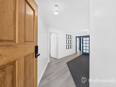 47 Monash Circle, Marangaroo WA 6064