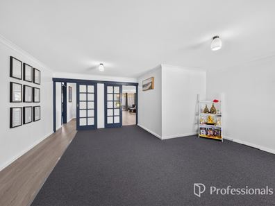 47 Monash Circle, Marangaroo WA 6064