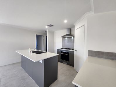 15 Tammar Circuit, Brabham WA 6055
