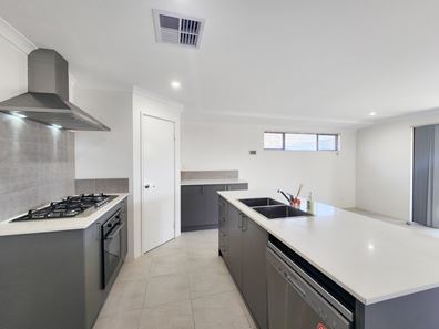 15 Tammar Circuit, Brabham WA 6055
