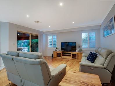 14 Loncar Rise, Gwelup WA 6018