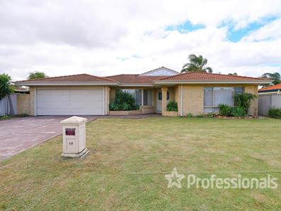 69 Forest Lakes Dr, Thornlie WA 6108