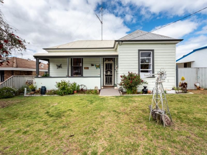 53 Falcon St, Narrogin WA 6312