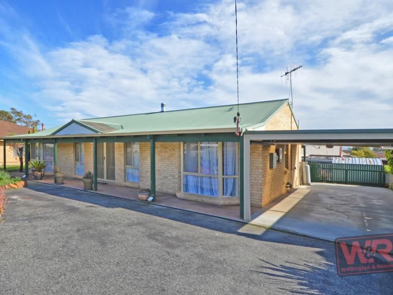 28 Minor Road, Orana WA 6330