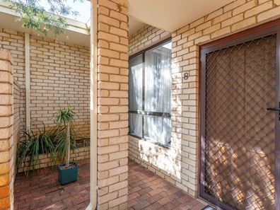 8/29 Chetwynd Way, Booragoon WA 6154