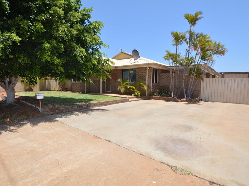 99 Gascoyne Road, Carnarvon