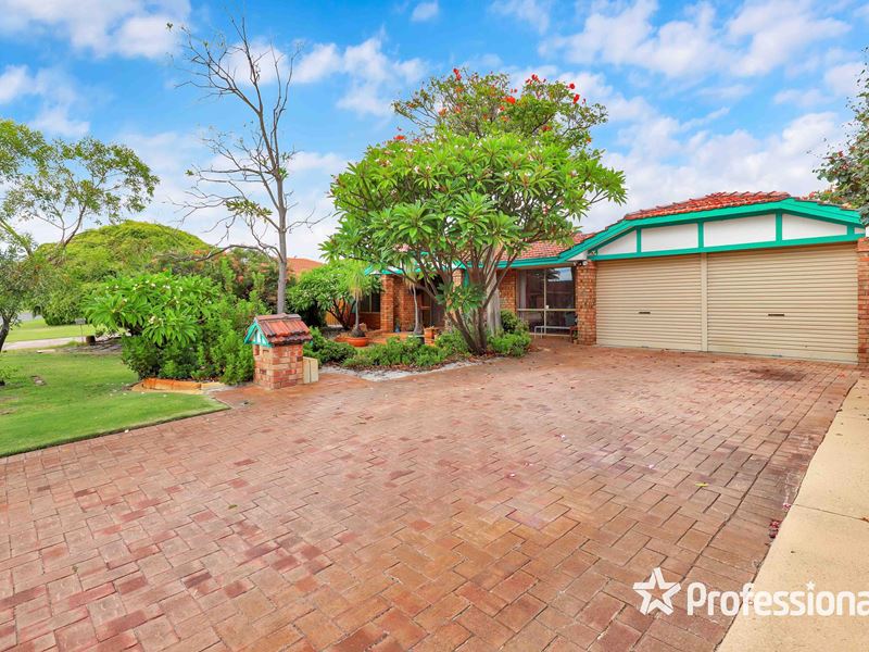 8 Parkway Road, Thornlie WA 6108