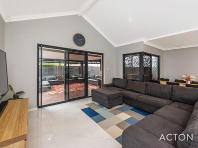 1/6 Widdicombe Street, Myaree WA 6154