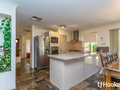 12 Rockaway Grove, Canning Vale WA 6155