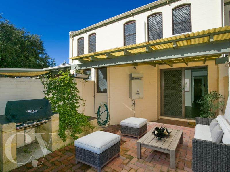 2/8 Suffolk Street, Fremantle WA 6160