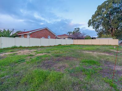 4A Caladenia Way, Koongamia WA 6056