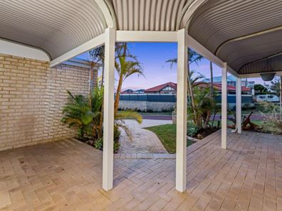 20 Quincy Loop, Iluka WA 6028