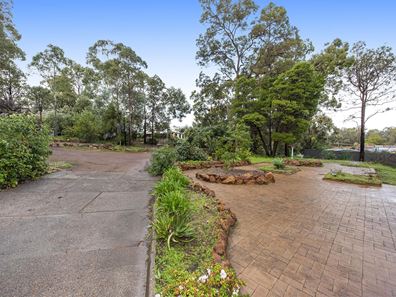 6 Gilmour  Road, Roleystone WA 6111