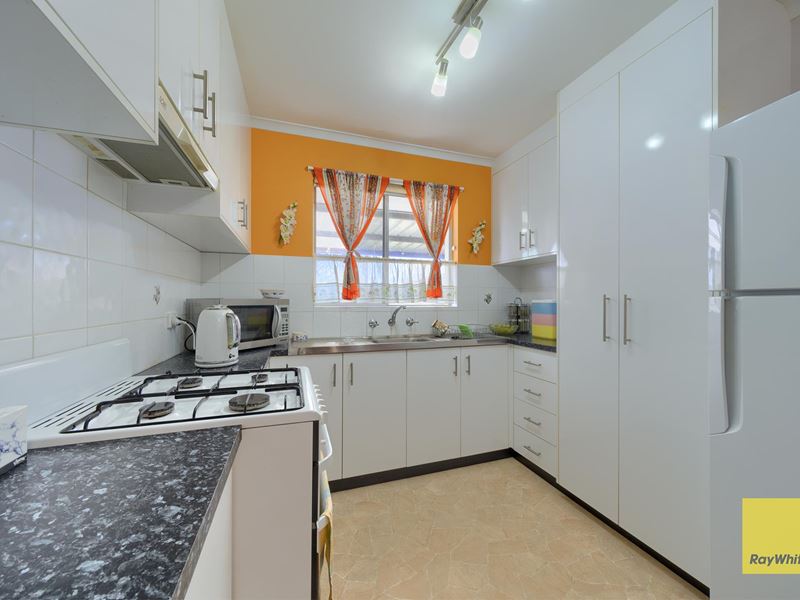 4 Elm Walk, Mckail