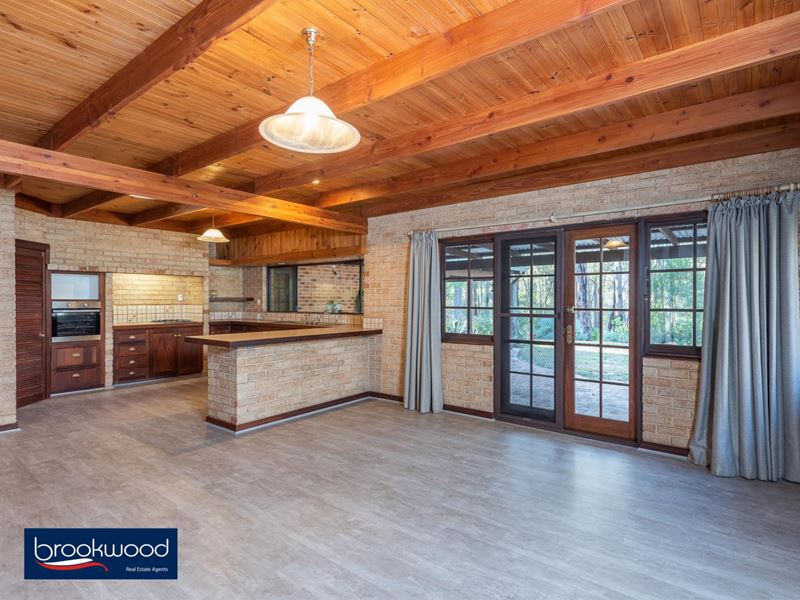 960 Houston Street, Mount Helena