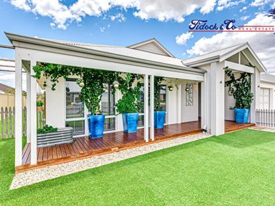 10 Lecania Street, Seville Grove WA 6112