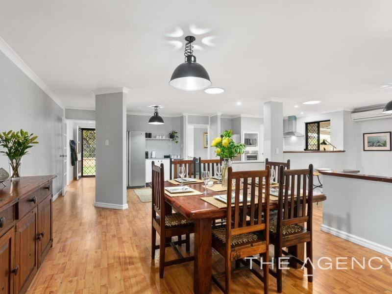 4 Stradbroke Gardens, Ridgewood