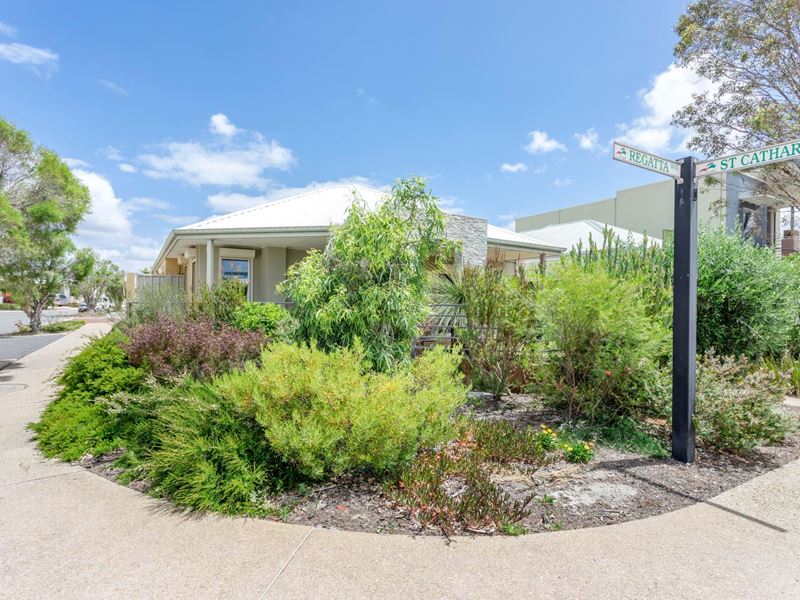 22 Regatta Boulevard, Champion Lakes WA 6111