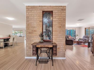 27 Tennyson Avenue, Halls Head WA 6210