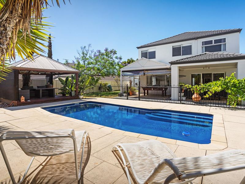 134 Golf Links Drive, Carramar