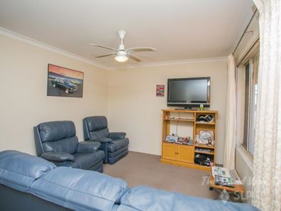 3/28 Ravenswood Drive, Nollamara WA 6061