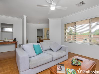 15 Heysen Parade, Southern River WA 6110