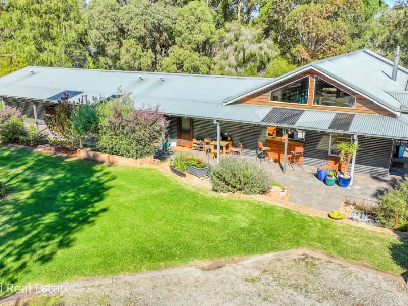 9 Gladville Road, Mckail