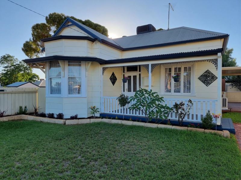 100 Lyall Street, Lamington