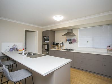 69 Leisure Way, Halls Head WA 6210