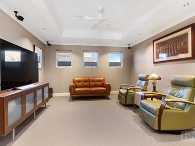42 Barbarigo Bend, Aveley WA 6069