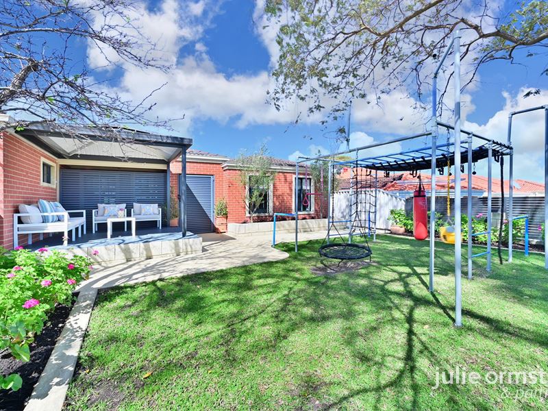 32 East Road, Pearsall