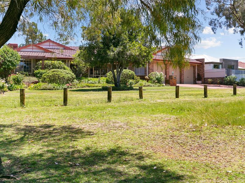 27 Paterson Gardens, Winthrop