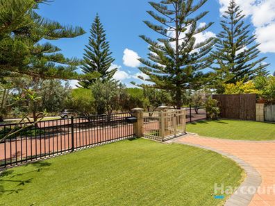 26 Grand Bank Parkway, Mindarie WA 6030