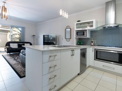 213 Suffolk Street, Caversham WA 6055