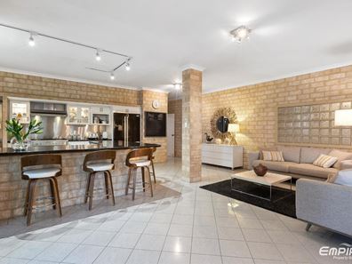 5 Careening Way, Coogee WA 6166