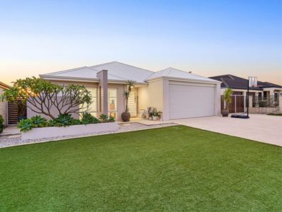 4 Dillon Way, Secret Harbour WA 6173