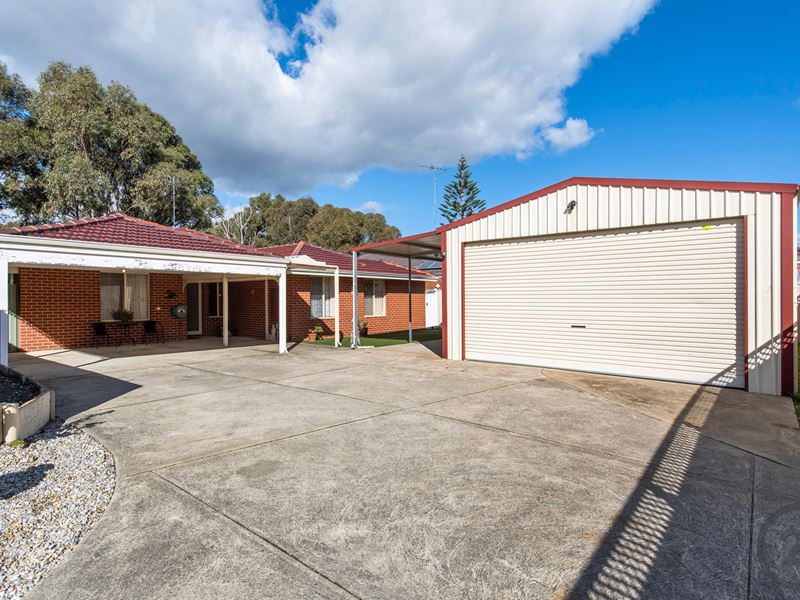 53 Sunningdale Chase, Meadow Springs