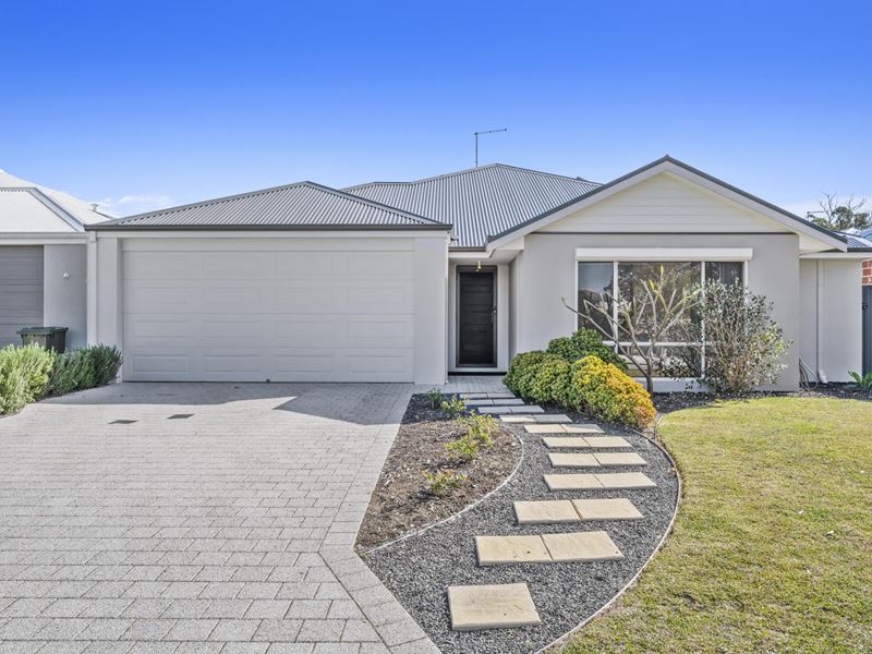 11 Tonalli Circuit, Lakelands