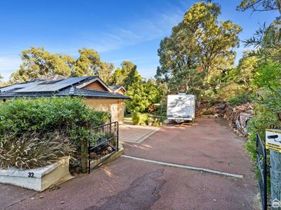 32 Norman Road, Roleystone WA 6111