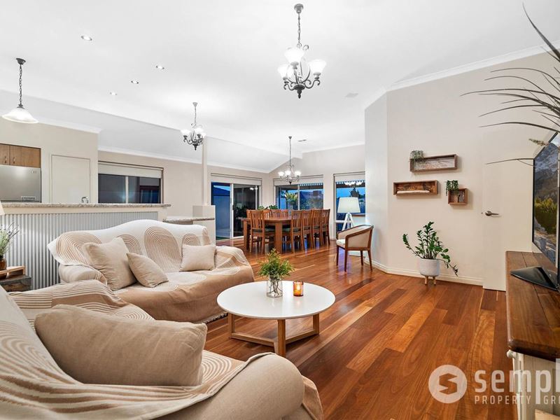 11 Veneta Circuit, Atwell