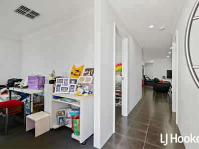 7 Hodgkinson Turn, Canning Vale WA 6155