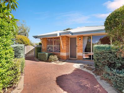 11 Firetail Court, Seville Grove WA 6112