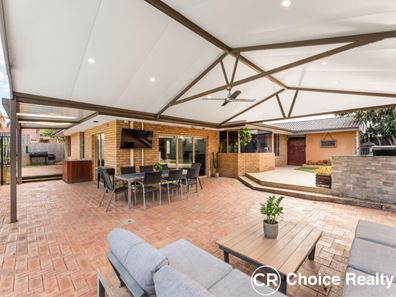 24 Sellen Court, Leeming WA 6149