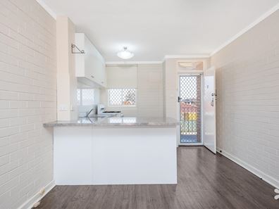 17/221 Clontarf Road, Hamilton Hill WA 6163