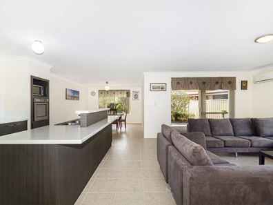 8 Meadow View, Busselton WA 6280