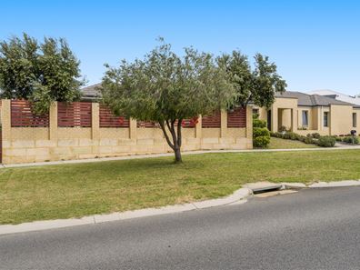 35 Roundhouse Parade, Jindalee WA 6036