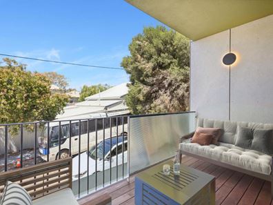 2/72 Stirling Highway, North Fremantle WA 6159