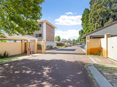 16/2 Gregory Way, Coolbellup WA 6163