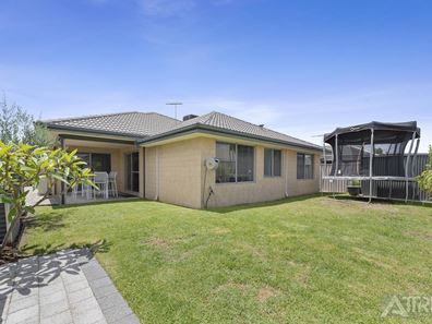 8 Passendale Crescent, Piara Waters WA 6112